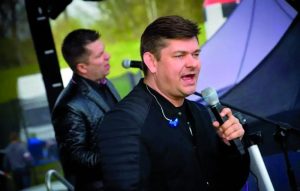 Zenek Martyniuk u saperów